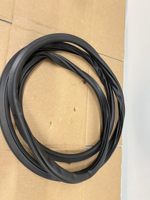 2021 2022 CADILLAC ESCALADE REAR RIGHT DOOR OEM WEATHERSTRIP 84688301