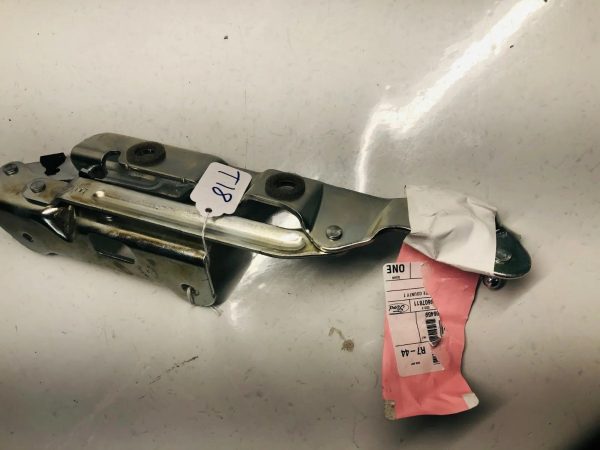 DG1Z5442700A 2010-2018 2019 FORD TAURUS RIGHT TRUNK LID HINGE POLICE INTERCEPTOR - Image 9