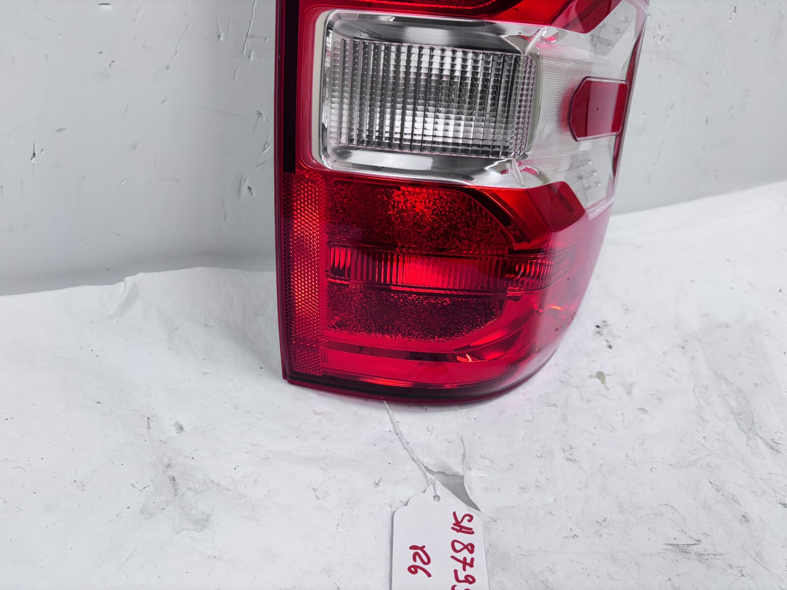 NZ6B13404AC 2022 2023 2024 FORD MAVERICK HALOGEN REAR RIGHT OEM TAIL LIGHT - Image 2