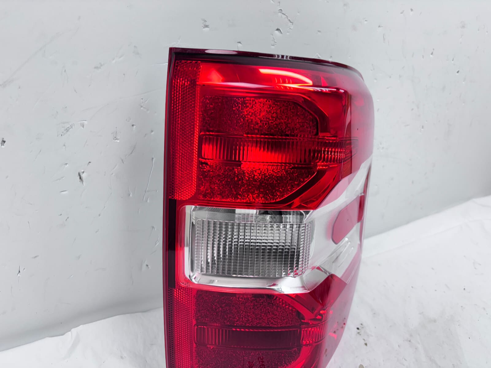 NZ6B13404AC 2022 2023 2024 FORD MAVERICK HALOGEN REAR RIGHT OEM TAIL LIGHT - Image 4