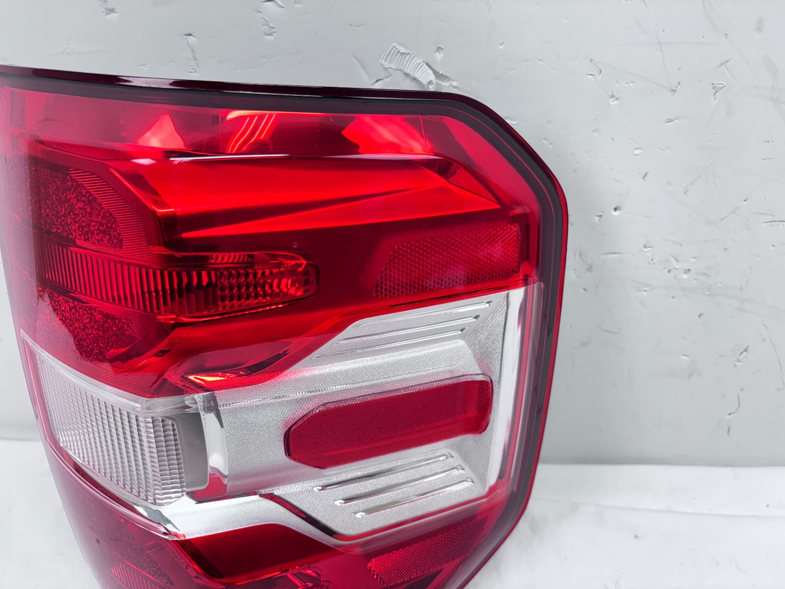 NZ6B13404AC 2022 2023 2024 FORD MAVERICK HALOGEN REAR RIGHT OEM TAIL LIGHT - Image 7