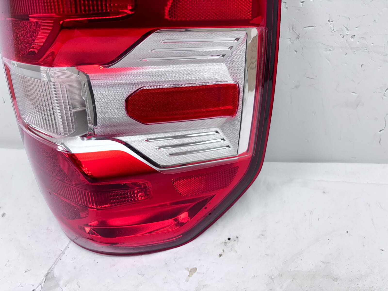 NZ6B13404AC 2022 2023 2024 FORD MAVERICK HALOGEN REAR RIGHT OEM TAIL LIGHT - Image 8