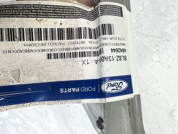 2008 2009 2010 2011 2012 Ford Escape Front Right Bumper Bracket 8L8z13A004A - Image 9