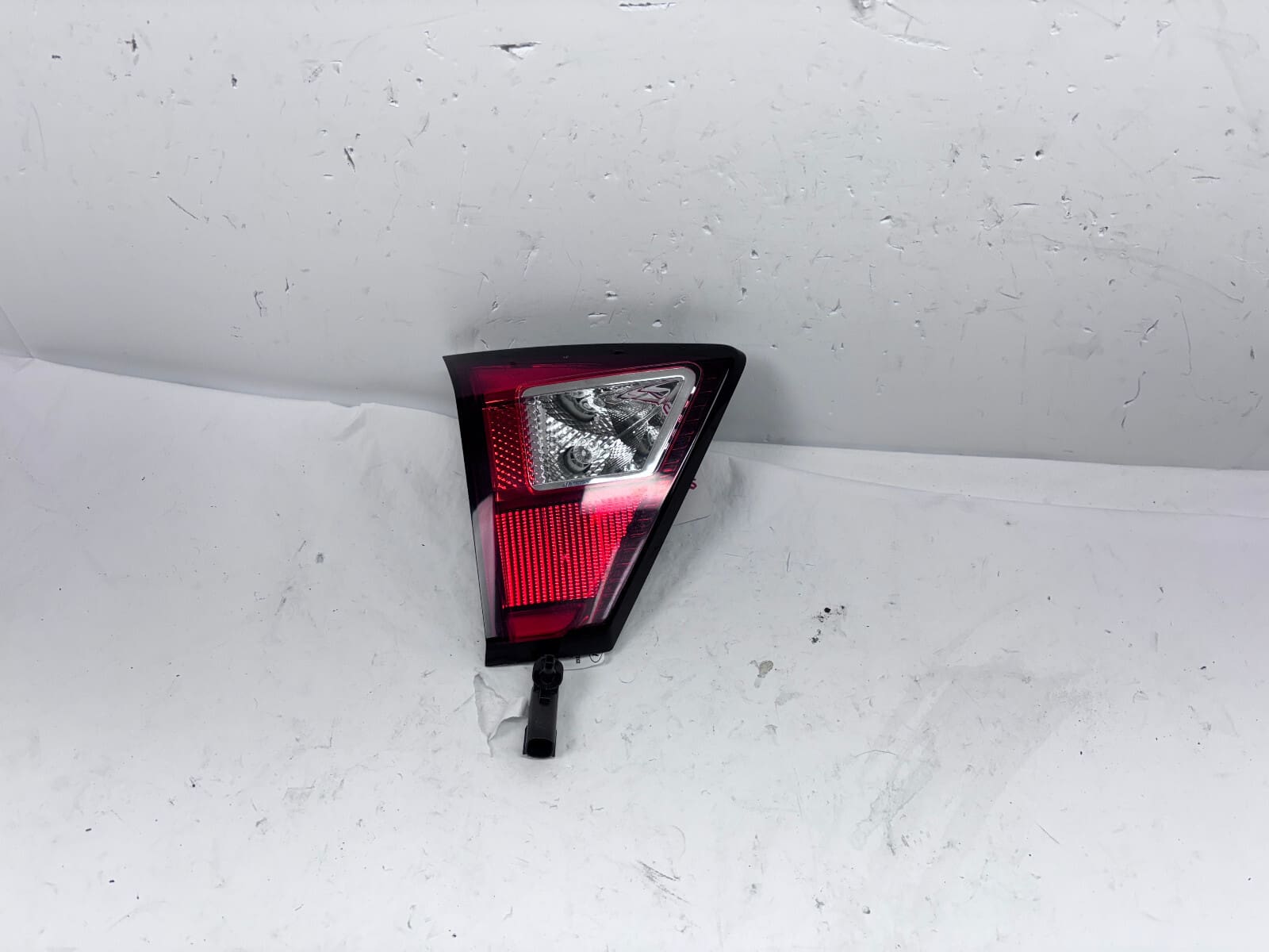 KJ5413A603AA 2017 2018 2019 FORD ESCAPE HALOGEN REAR LEFT INNER OEM TAIL LIGHT - Image 2