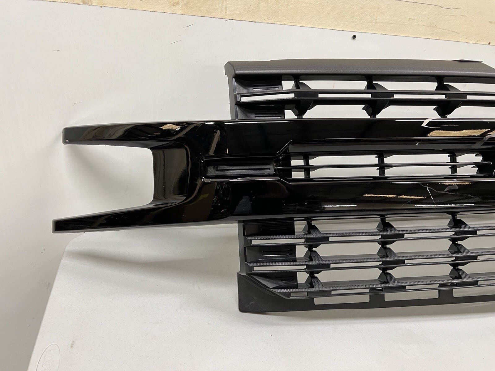 84493306 2019 2020 2021 2022 CHEVY SILVERADO 1500 FRONT OEM GRILLE BLACK - Image 2
