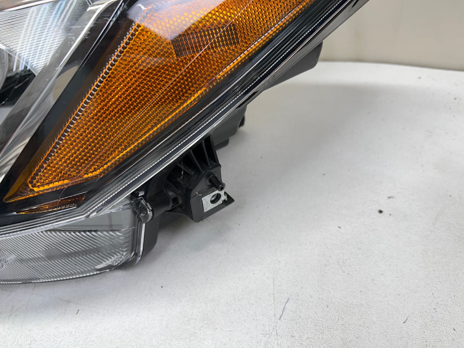 260605R00A 2021 2022 2023 NISSAN KICKS HALOGEN FRONT LEFT OEM HEADLIGHT - Image 2