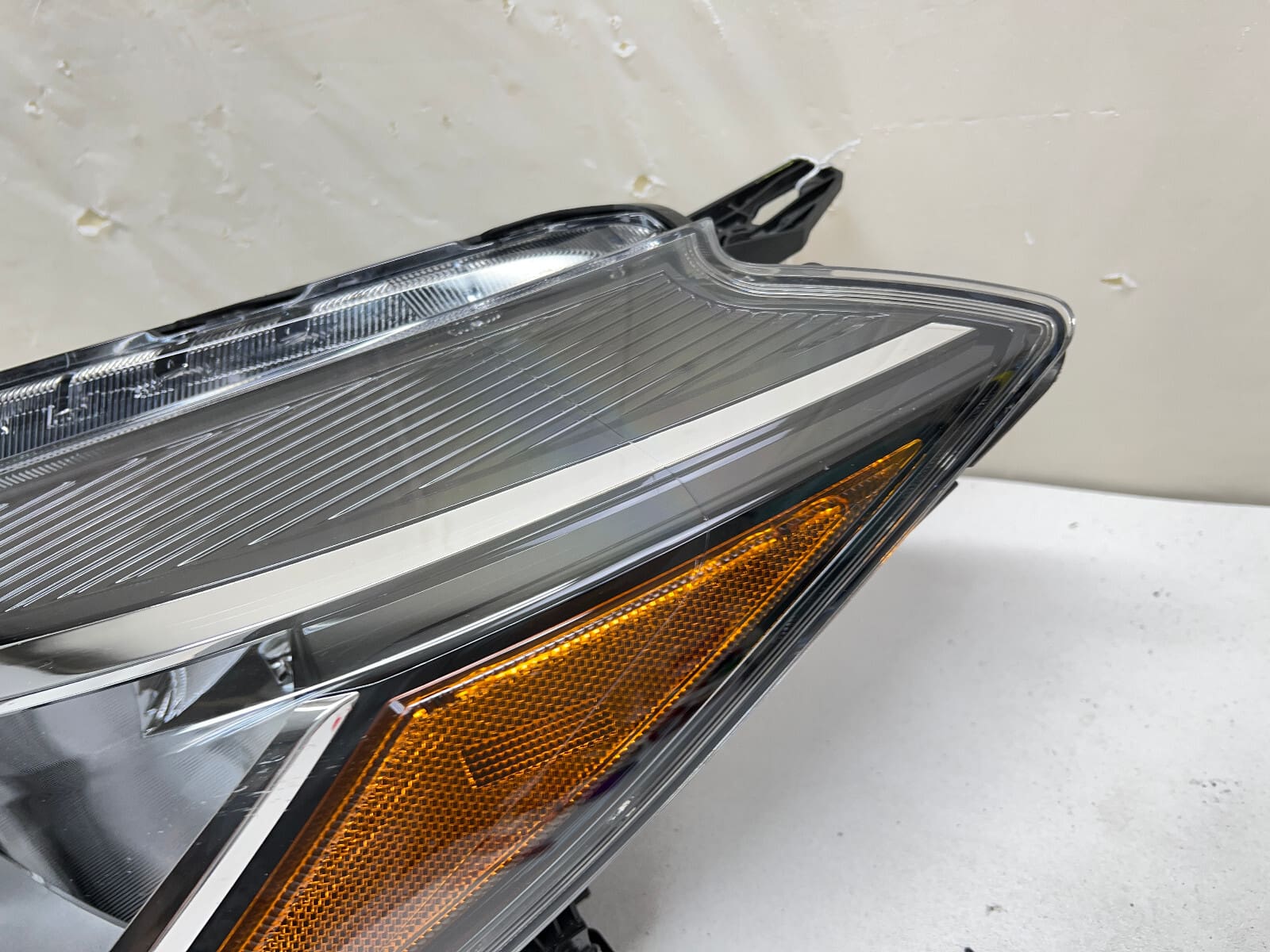 260605R00A 2021 2022 2023 NISSAN KICKS HALOGEN FRONT LEFT OEM HEADLIGHT - Image 3