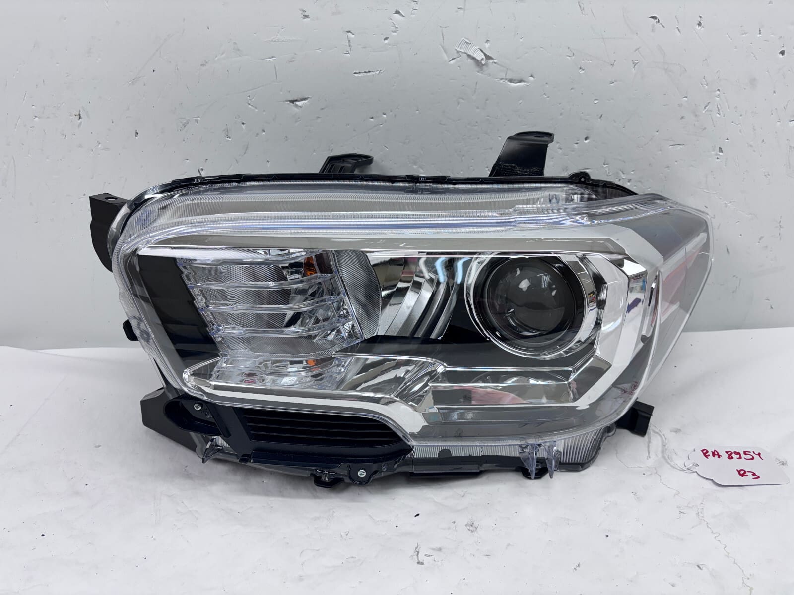 2016 2017 2018 2019 2020 2021 2022 TOYOTA TACOMA HALOGEN LEFT OEM HEADLIGHT