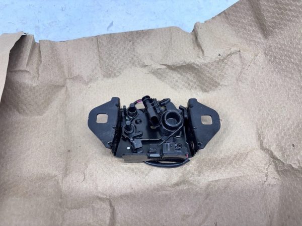 OEM GENUINE 84839546 2020 2021 2022 2023 2024 CHEVY CORVETTE C8 FRONT HOOD LATCH