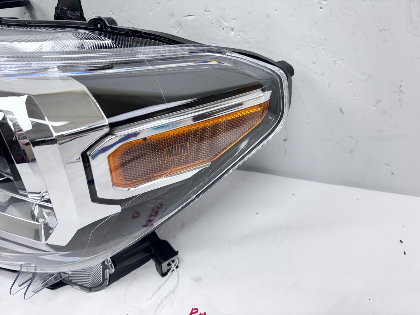 2016 2017 2018 2019 2020 2021 2022 TOYOTA TACOMA HALOGEN LEFT OEM HEADLIGHT - Image 6