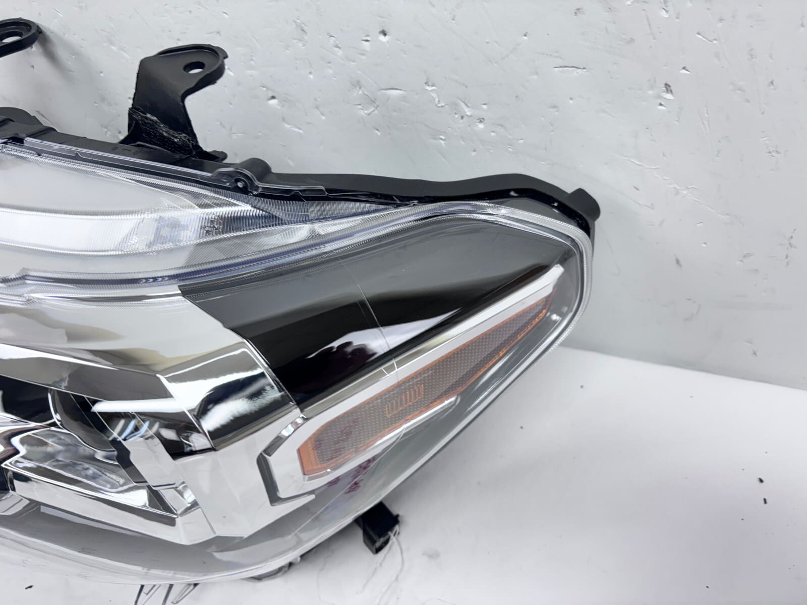 2016 2017 2018 2019 2020 2021 2022 TOYOTA TACOMA HALOGEN LEFT OEM HEADLIGHT - Image 8