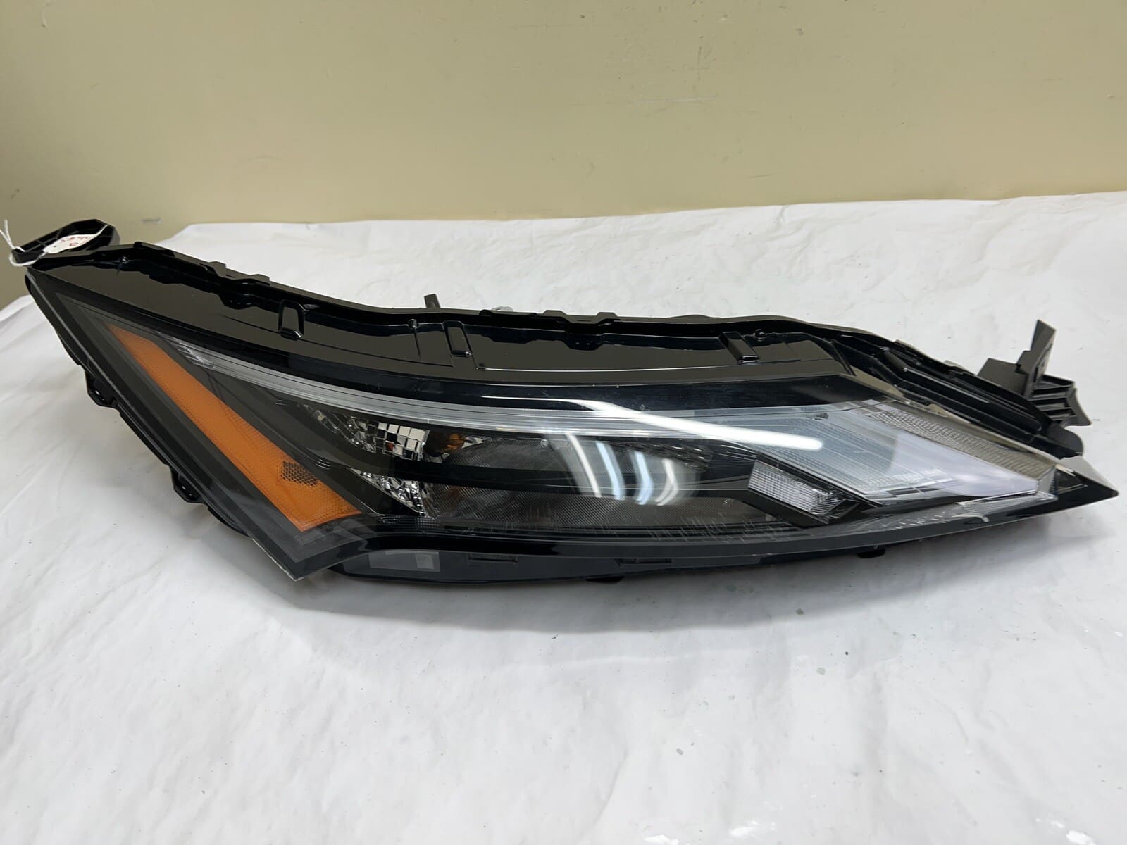 2021 2022 2023 NISSAN ROGUE LED FRONT RIGHT OEM RUNNING LIGHT HEADLIGHT - Image 2
