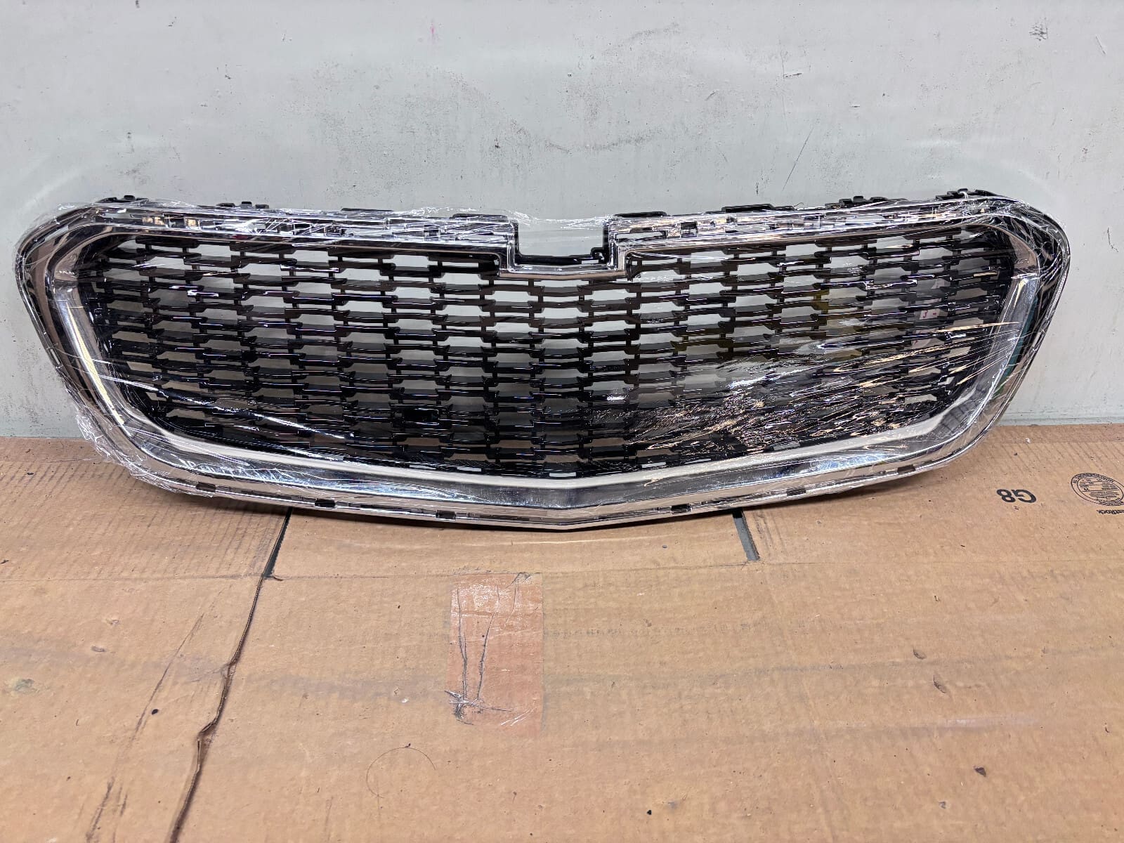 NEW 2014 2015 2016 CHEVY MALIBU CHROME FRONT OEM GRILLE 22995179 AFTERMARKET