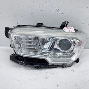 2016 2017 2018 2019 2020 2021 2022 TOYOTA TACOMA HALOGEN LEFT OEM HEADLIGHT