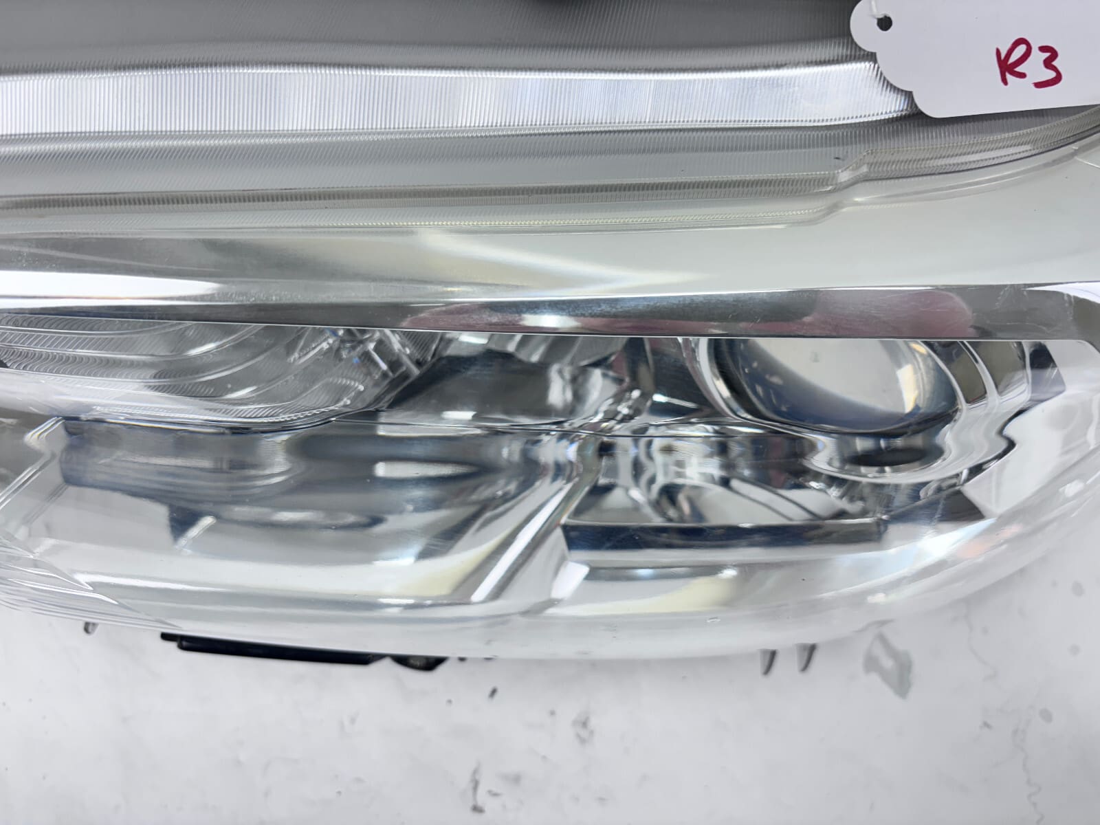 2016 2017 2018 2019 2020 2021 2022 TOYOTA TACOMA HALOGEN LEFT OEM HEADLIGHT - Image 10