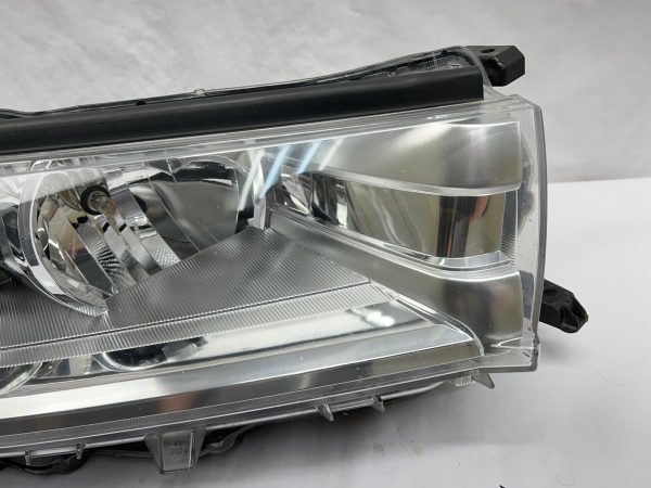 all tabs 2017 2018 2019 toyota highlander halogen front right oem headlight - Image 2