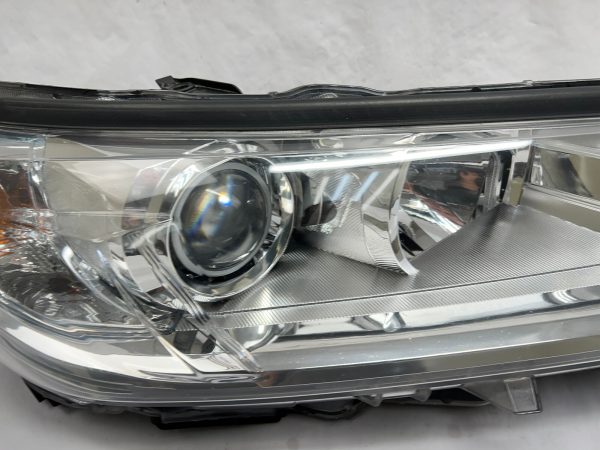 all tabs 2017 2018 2019 toyota highlander halogen front right oem headlight - Image 4