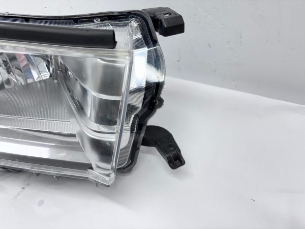 ALL TABS 2017 2018 2019 TOYOTA HIGHLANDER HALOGEN FRONT RIGHT OEM HEADLIGHT - Image 3