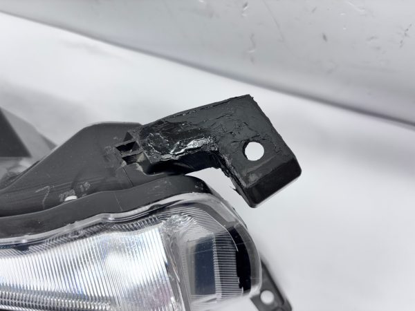 ALL TABS 2017 2018 2019 TOYOTA HIGHLANDER HALOGEN FRONT RIGHT OEM HEADLIGHT - Image 6