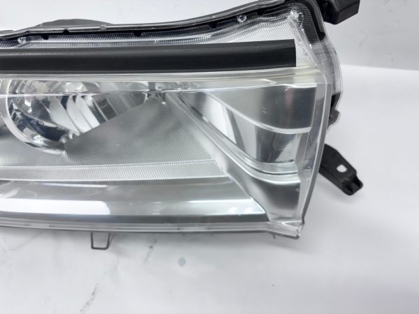 ALL TABS 2017 2018 2019 TOYOTA HIGHLANDER HALOGEN FRONT RIGHT OEM HEADLIGHT - Image 7