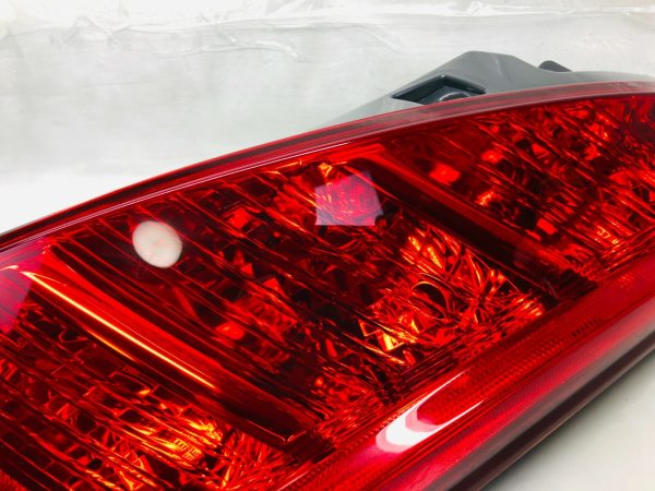 NICE 2003 2004 2005 NISSAN MURANO HALOGEN REAR RIGHT PASSENGER SIDE TAIL LIGHT - Image 4
