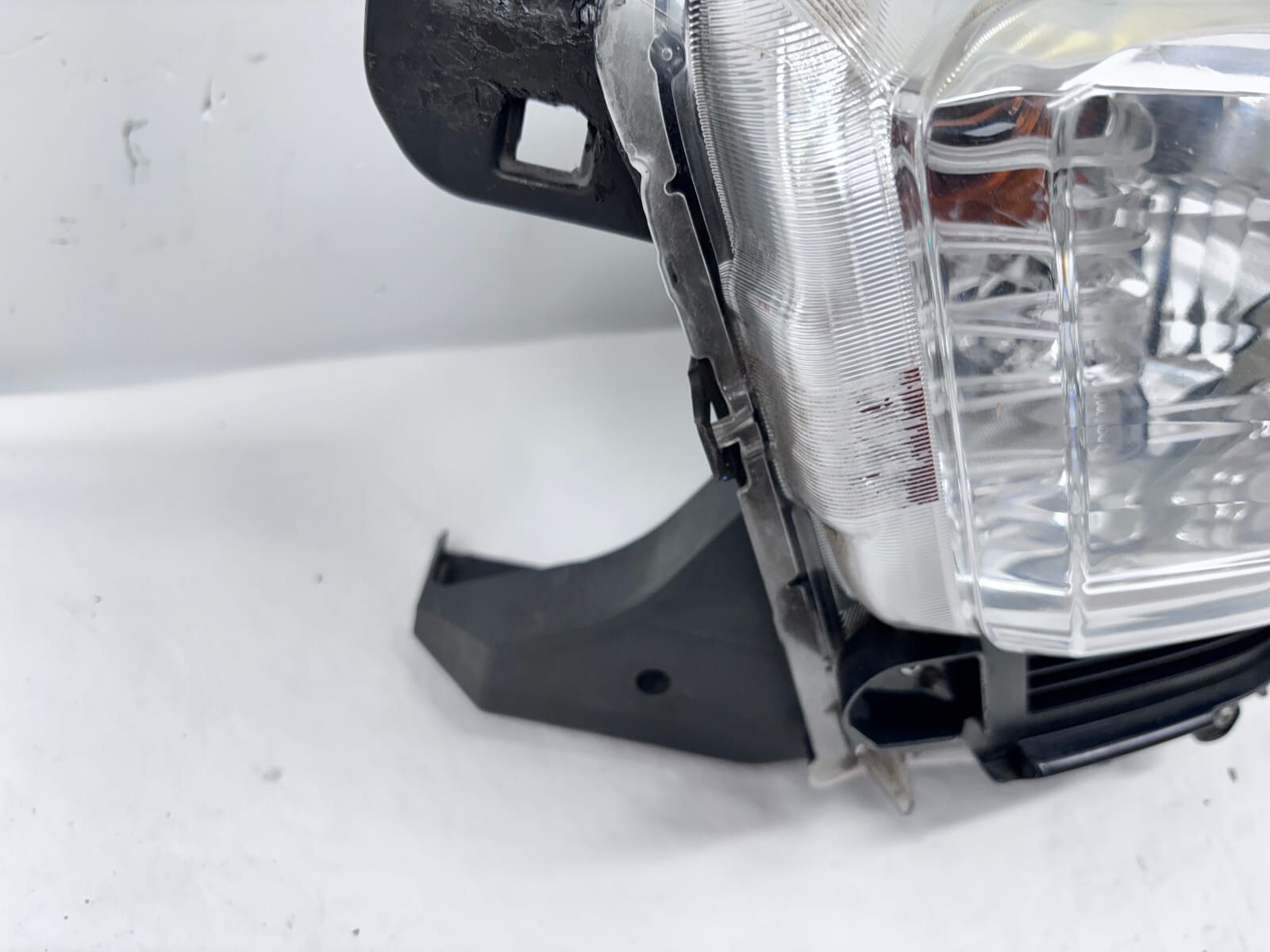 2016 2017 2018 2019 2020 2021 2022 TOYOTA TACOMA HALOGEN LEFT OEM HEADLIGHT - Image 15