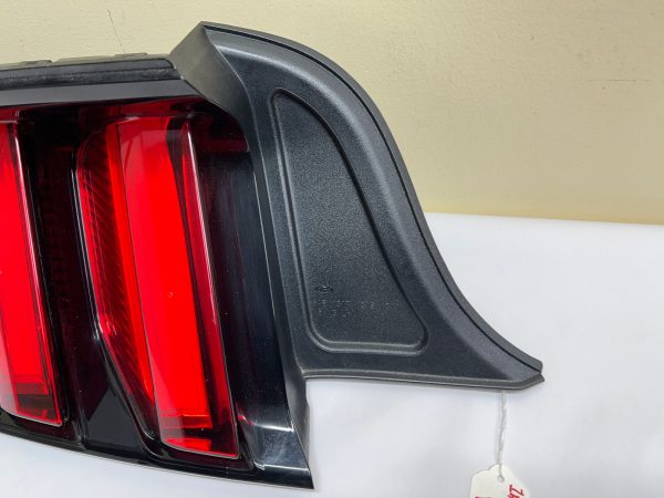 2015 2016 2017 FORD MUSTANG LED REAR LEFT OEM TAIL LIGHT - Image 3