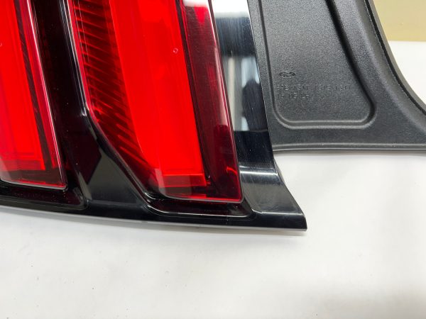 2015 2016 2017 FORD MUSTANG LED REAR LEFT OEM TAIL LIGHT - Image 4