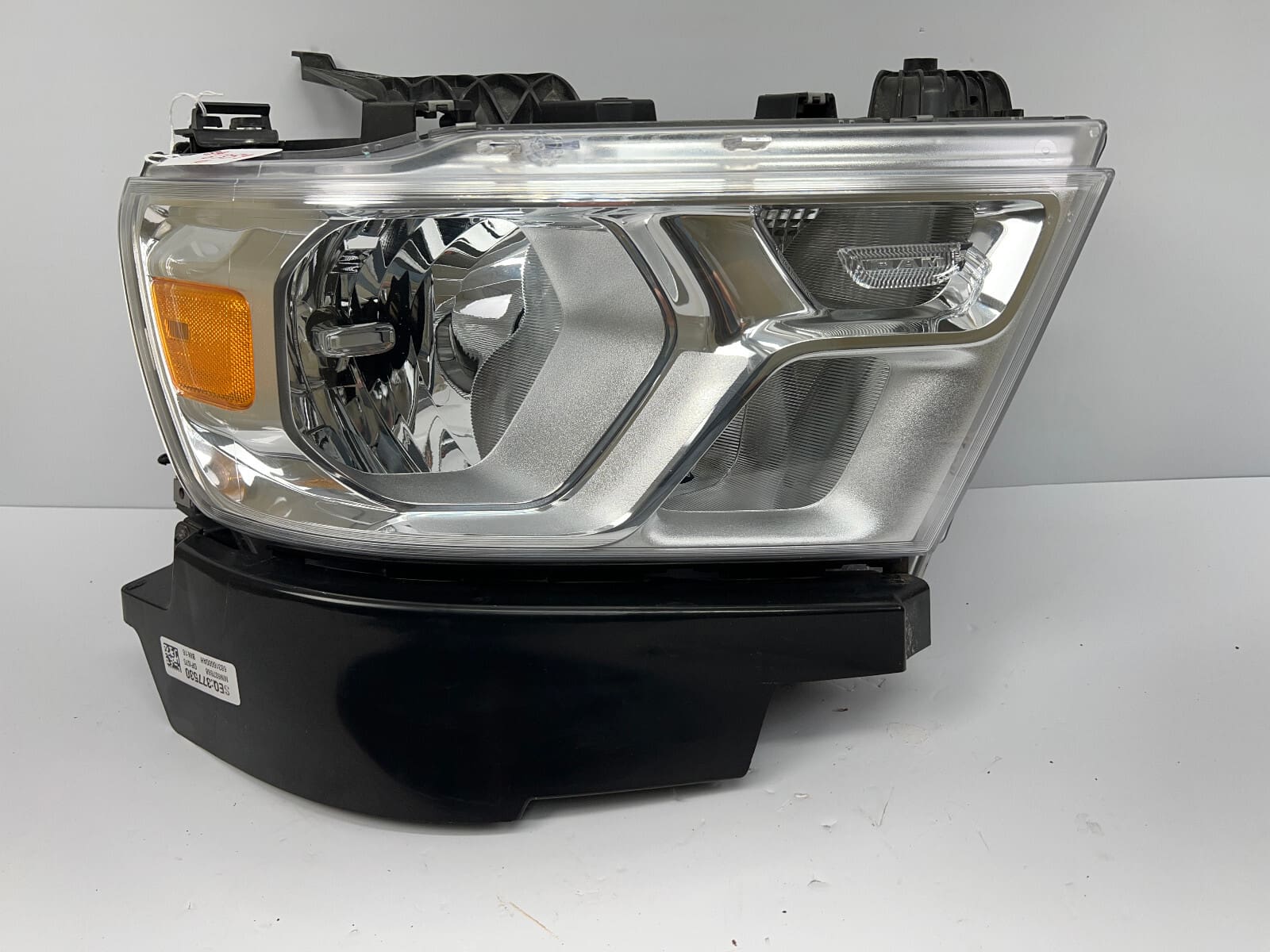 68316080ah 2019 2020 2021 2022 2023 dodge ram 1500 halogen right oem headlight - Image 2