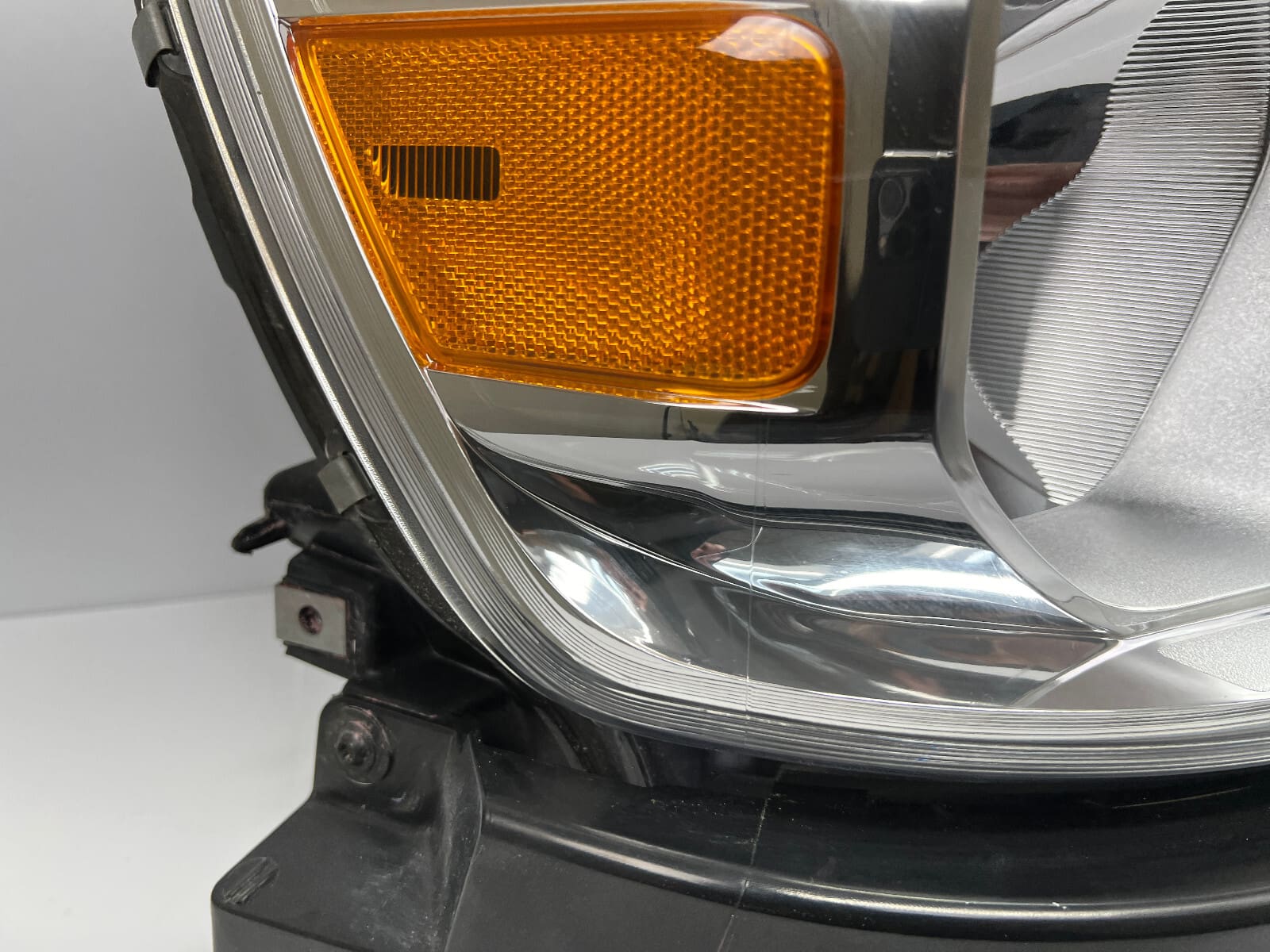 68316080ah 2019 2020 2021 2022 2023 dodge ram 1500 halogen right oem headlight - Image 8