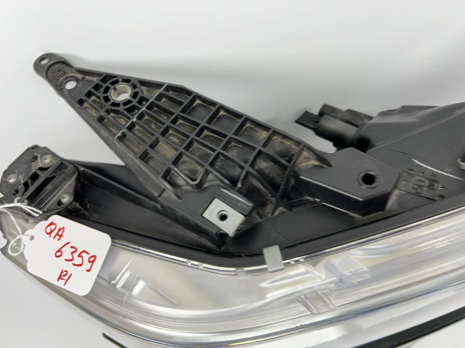 68316080ah 2019 2020 2021 2022 2023 dodge ram 1500 halogen right oem headlight - Image 12