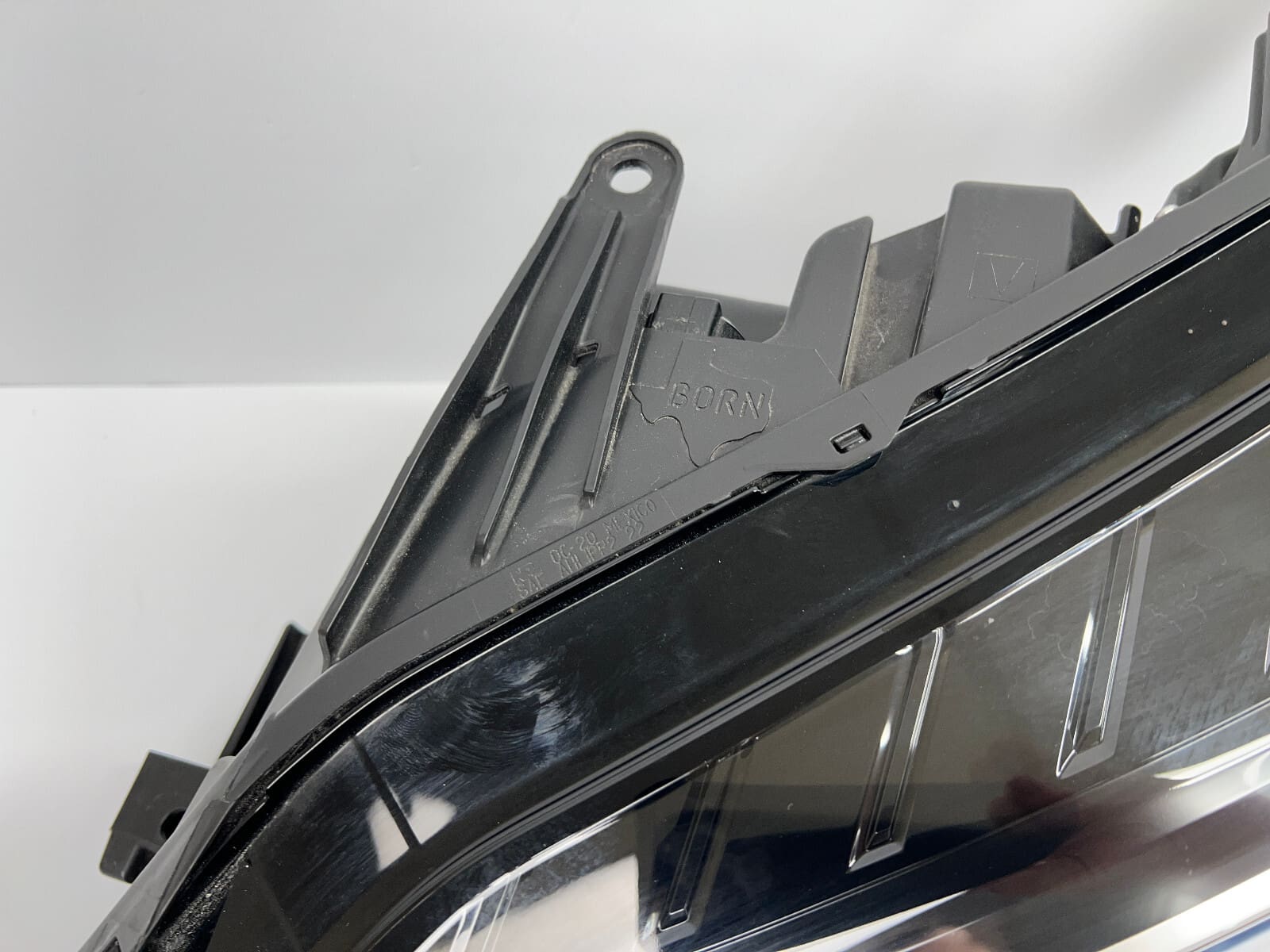 Nice 2022 2023 2024 toyota tundra led front left oem headlight - Image 9