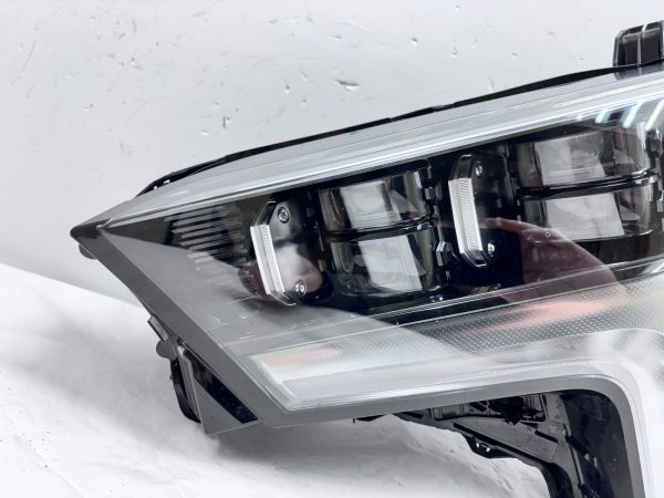 nice 2022 2023 2024 toyota tundra platinum full led front left oem headlight - Image 3