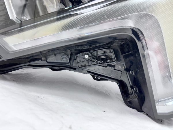nice 2022 2023 2024 toyota tundra platinum full led front left oem headlight - Image 7