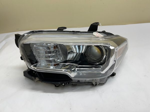 2016 2017 2018 2019 2020 2021 2022 TOYOTA TACOMA HALOGEN LED LEFT OEM HEADLIGHT