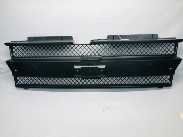 2002 2003 2004 2005 2006 2007 CHEVY TRAILBLAZER FRONT CENTER OEM GRILLE