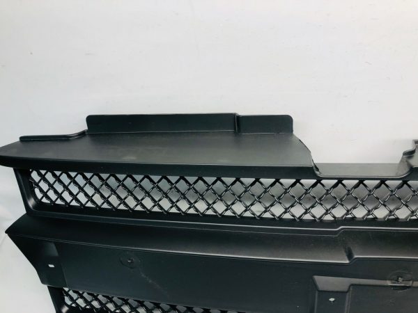 2002 2003 2004 2005 2006 2007 CHEVY TRAILBLAZER FRONT CENTER OEM GRILLE - Image 4