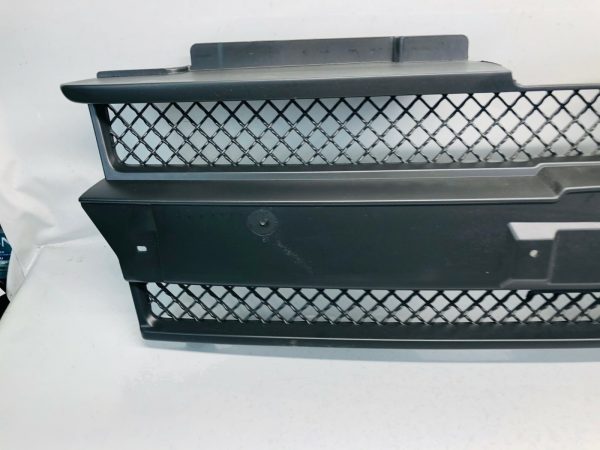 2002 2003 2004 2005 2006 2007 CHEVY TRAILBLAZER FRONT CENTER OEM GRILLE - Image 5