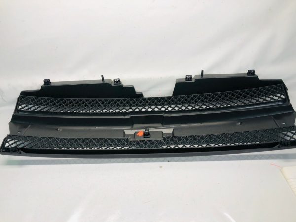 2002 2003 2004 2005 2006 2007 CHEVY TRAILBLAZER FRONT CENTER OEM GRILLE - Image 8