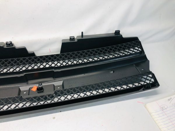 2002 2003 2004 2005 2006 2007 CHEVY TRAILBLAZER FRONT CENTER OEM GRILLE - Image 11