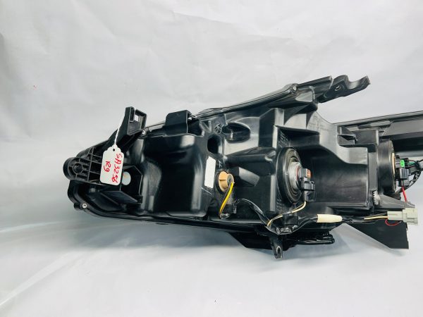 2016 2017 2018 NISSAN ALTIMA HALOGEN  FRONT RIGHT OEM HEADLIGHT - Image 11