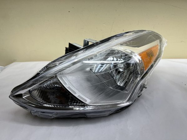 ⭐️  MINT 2015 2016 2017 2018 2019 NISSAN VERSA HALOGEN FRONT LEFT HEADLIGHT