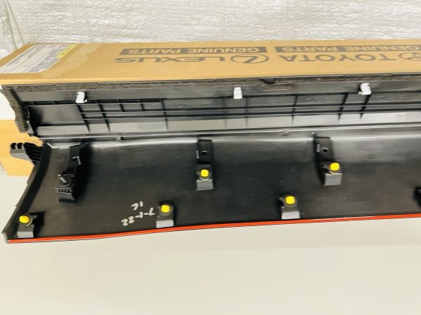 2015 2016 2017 2018 2019  TOYOTA HIGHLANDER REAR RIGHT DOOR MOLDING OEM ROCKER - Image 10