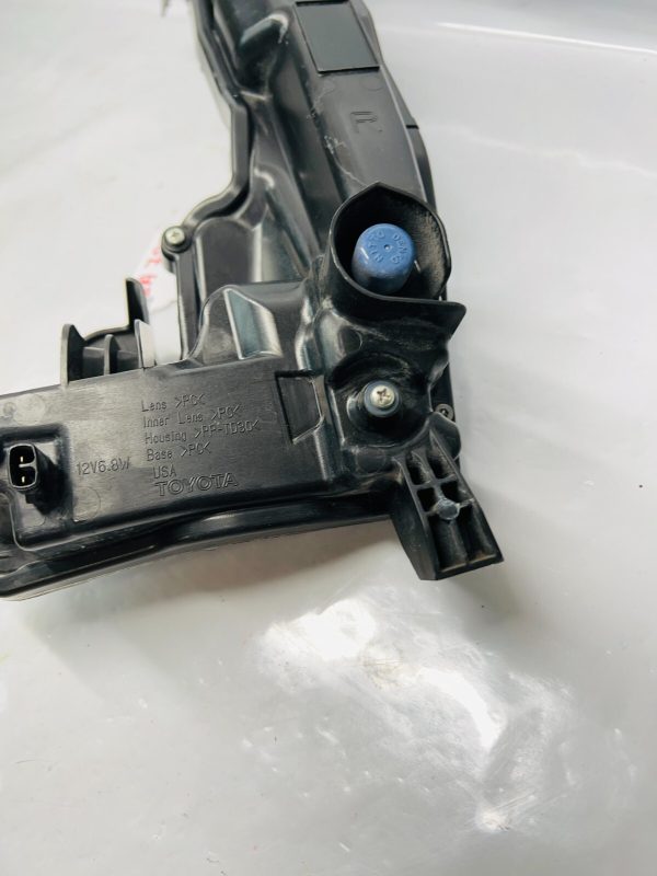 2017 2018 2019 TOYOTA COROLLA LED FRONT RIGHT OEM FOG LIGHT RUNNING TURN SIGNAL - Image 10