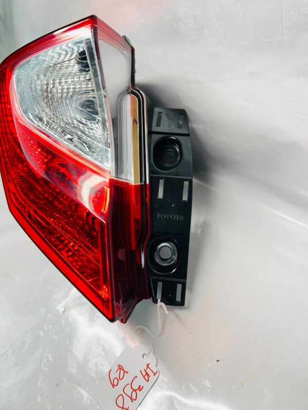 2016 2017 2018 2019 2020 2021 2022 TOYOTA CHR REAR LEFT OEM TAIL LIGHT - Image 3