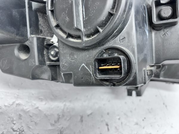 NICE OEM 22769170  2011 2012 2013 2014 2015 CHEVY VOLT  FRONT LEFT HEADLIGHT - Image 19