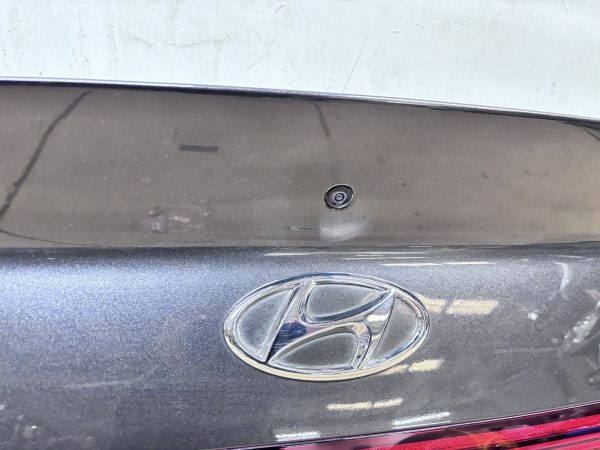 2020 2021 2022 2023 HYUNDAI SONATA REAR TRUNK LID MOLDING 87370L0000 CAMERA GRAY - Image 6