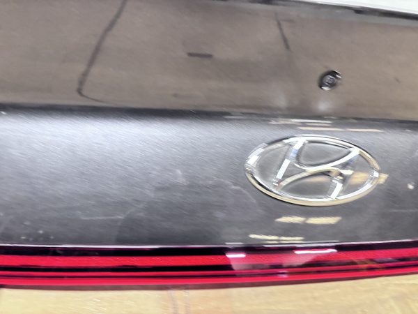 2020 2021 2022 2023 HYUNDAI SONATA REAR TRUNK LID MOLDING 87370L0000 CAMERA GRAY - Image 7