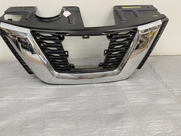 623106FL0C 2017 2018 2019 2020 NISSAN ROGUE FRONT OEM GRILLE GENUINE