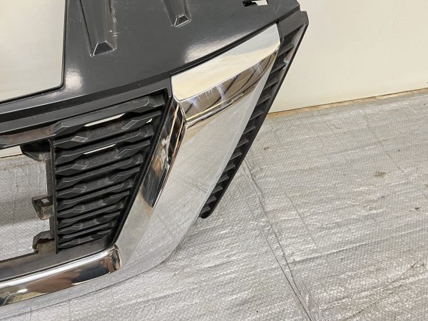 623106FL0C 2017 2018 2019 2020 NISSAN ROGUE FRONT OEM GRILLE GENUINE - Image 3